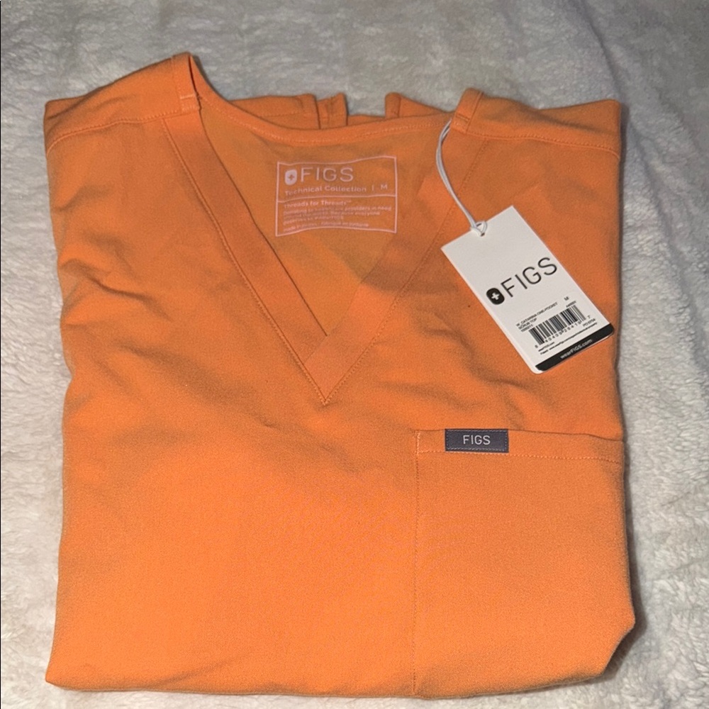 FIGS NWT Catarina Women’s Scrub Top in Orange- M